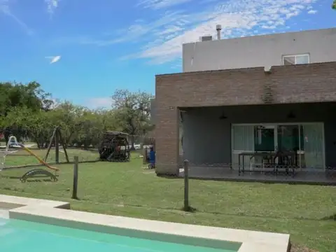 VENTA CASA 4 DORMITORIOS LAS CAÑITAS ENTREGA Y CUOTAS