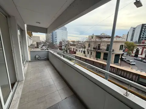 La Rioja 1700, Piso 2