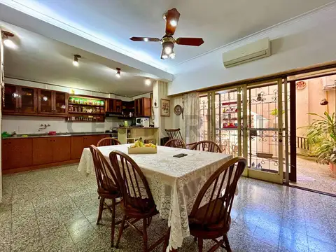 En venta | Casa de pasillo único, 4 Dormitorios | Pichincha, Rosario