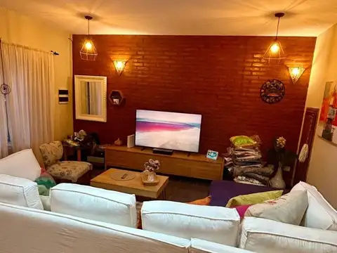 Depto Tipo Casa en Venta de 4 ambientes