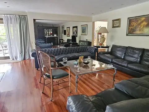 Departamento en Venta de 8 ambientes