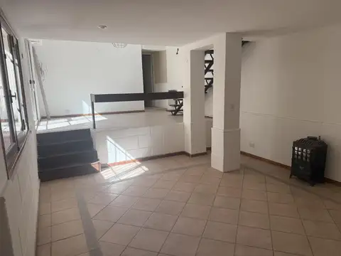 Depto Tipo Casa 4 ambientes con 2 baños