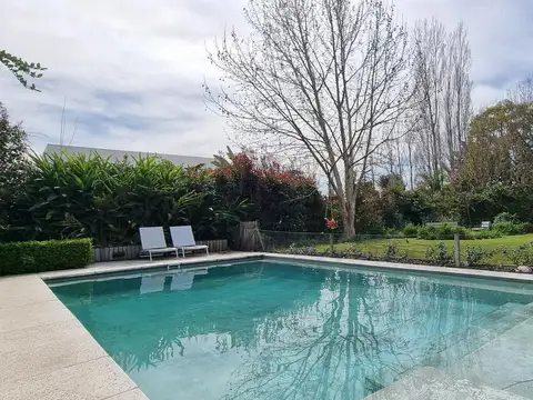 Casa 6 ambientes con 3 baños