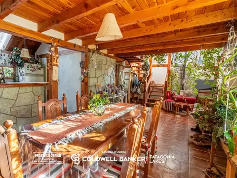 Casa en Venta con 2 cocheras