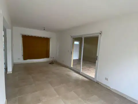 Depto Tipo Casa en Alquiler en Trenque Lauquen, $ 650.000