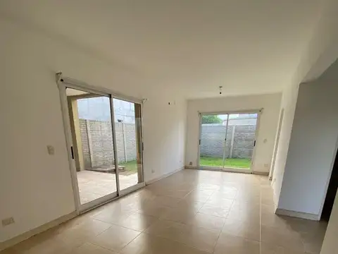 Depto Tipo Casa en Alquiler de 2 dormitorios