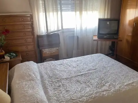 Departamento dos ambientes al frente