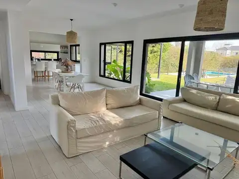 Casa en Venta en Los Sauces, USD 390.000