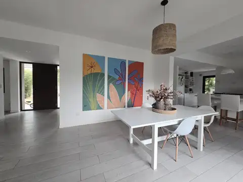 CASA EN VENTA EN LOS SAUCES - PILAR