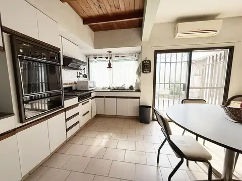 Depto Tipo Casa 3 ambientes con 2 baños