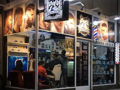 VENTA LOCAL BOEDO EN GALERIA CON RENTA OPCIONAL