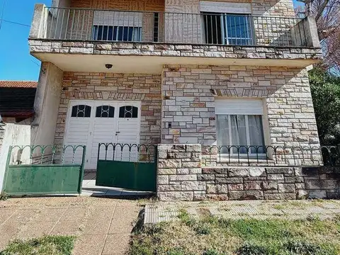 Casa en venta c/ cochera en Monte Hermoso