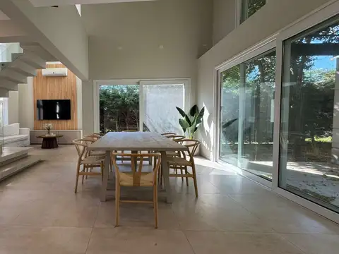 APTO CREDITO  Casa en Country Club Privado Loma Verde - Escobar