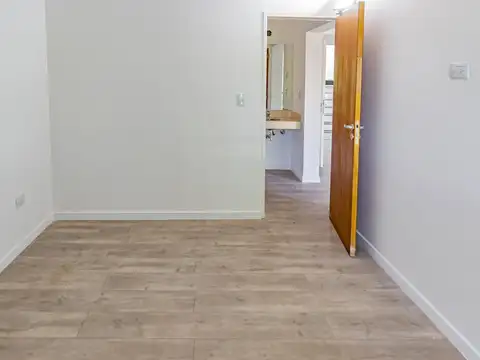 Departamento en Alquiler en Refinerías, $ 580.000