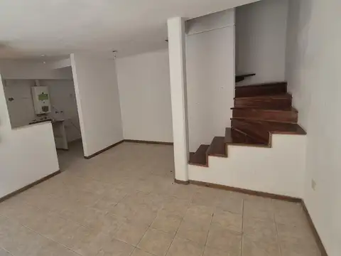 Depto Tipo Casa en Venta en Azcuenaga, USD 48.000