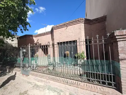 Casa en venta en Luis Guillon