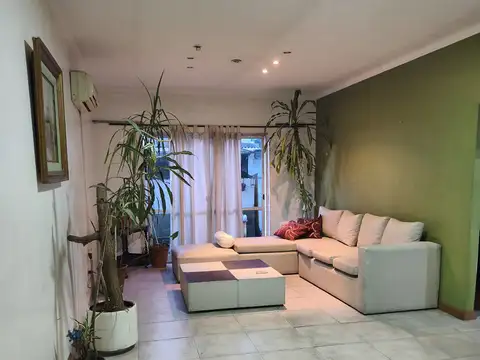 CONSULTORIOS / OFICINAS (7) + DEPARTAMENTO 2 AMBIENTES 9 de Julio 223 – Planta Alta (por escalera) – Avellaneda Centro