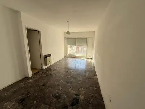 Departamento de 3 ambientes con balcón al contrafrente