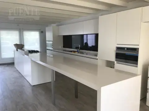 Casa en Venta en Countries y Barrios Cerrados en Ezeiza, USD 320.000