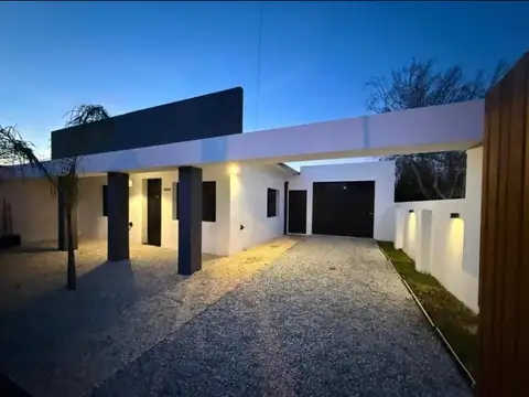Casa en Venta en Los Pinares, USD 138.000
