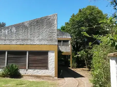 Casa A Reciclar Al Golf - Lote Único De 800 Mts