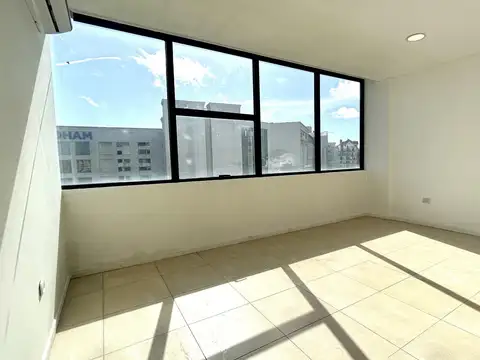 Studios de la Bahía - Nordelta oficina de 45 m2 con 2 cocheras cubiertas. Venta con renta.