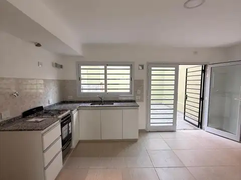 Casa en Alquiler en Ituzaingó Sur, $ 1.100.000