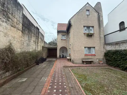 Casa en Venta en La Plata [Cod: 2852-143]