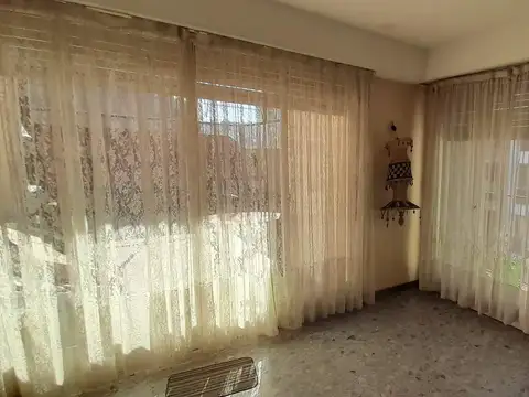 Depto Tipo Casa Monoambiente con 3 baños