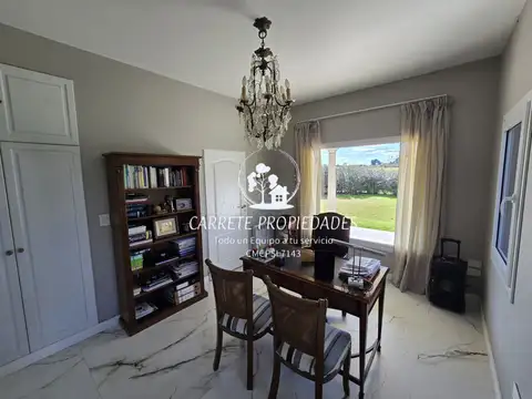 Casa 6 ambientes con 4 baños