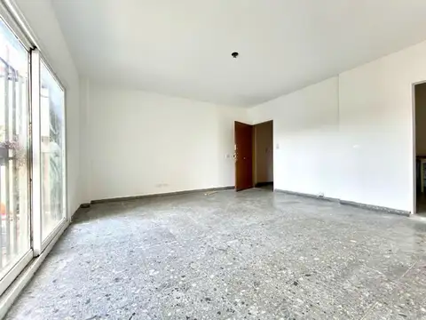 Venta de semipiso de 3 ambientes en Versalles - Oportunidad