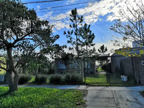 Casa en Venta con 3 cocheras