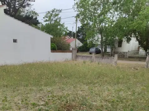 Casa 5 ambientes con 1 baño