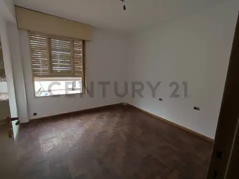 Departamento en Alquiler en Obrero, $ 700.000