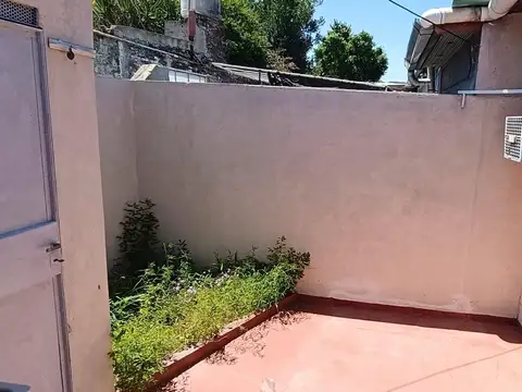 Depto Tipo Casa en Alquiler de 2 dormitorios