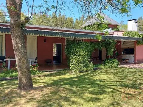 Venta Casa con pileta tipo Chacra en club de campo  Haras el Malacate
