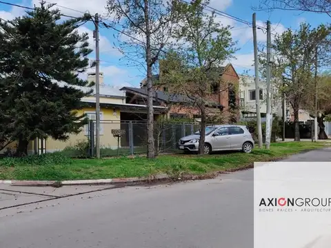 Casa 5 ambientes con 4 baños