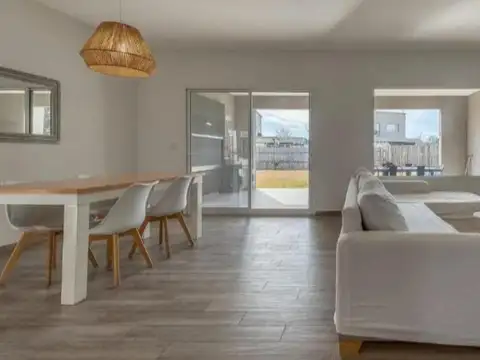 Casa en Alquiler al Norte
