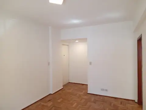 Av. Martín García 500 PB 2 ambientes con patio