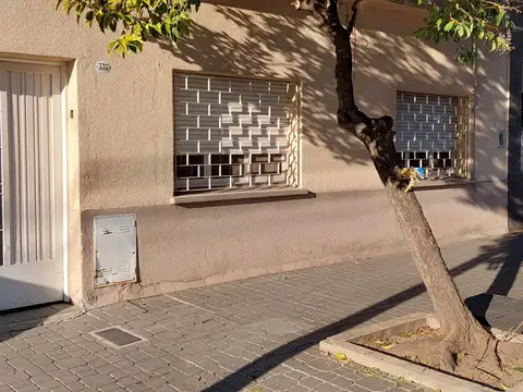 muy buena casa en lote propio