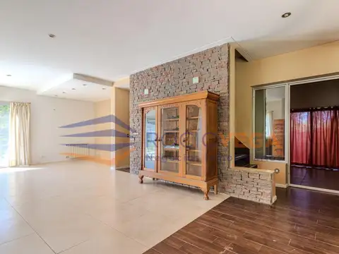 Casa en Alquiler de 4 dormitorios