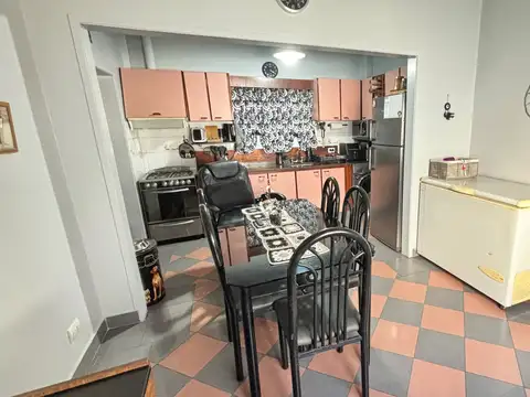 Depto Tipo Casa 4 ambientes con 2 baños