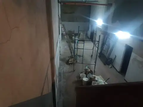 Excelente oportunidad para Taller/Depósito/Local.