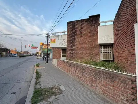 Av. J.D Perón  al 1600