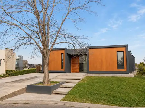 Casa al Lago en Venta en El Canton - Golf