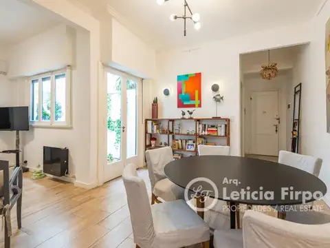 Encantador departamento de 2 y 1/2 ambientes con patio.