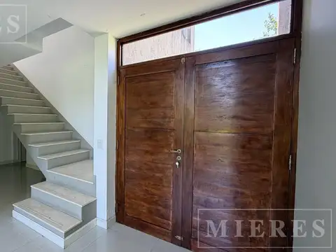 Casa en Alquiler en Barbarita, USD 2.700