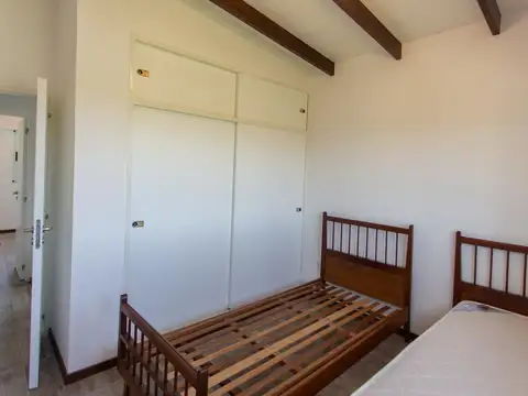 Casa 2 dormitorios con pileta - Ibarlucea
