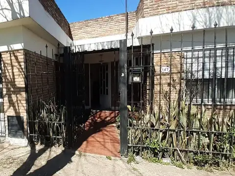 VENTA CASA 2 DORMITORIOS - GRANADERO BAIGORRIA