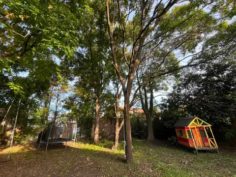 Casa en Venta con 3 cocheras